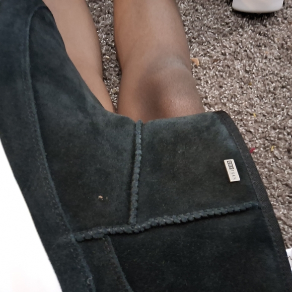 UGG Black and White Winter Boots - Picture 10 of 16